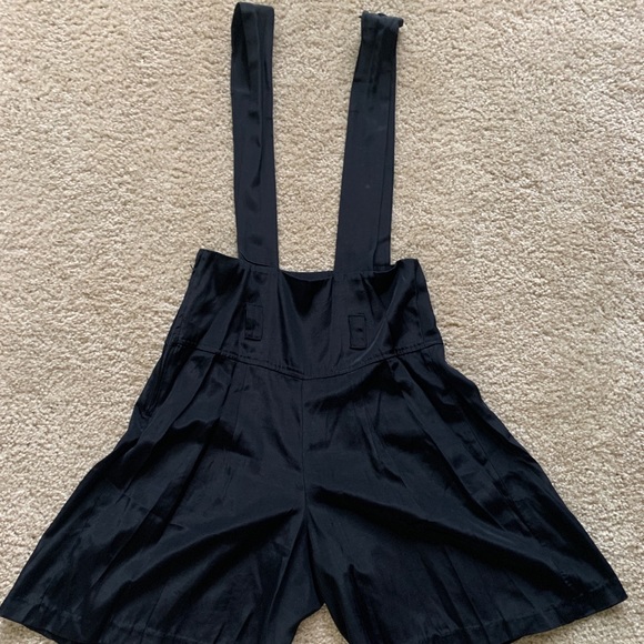 SOLD !! Vintage Suspender Trouser Shorts 🌼 - Picture 3 of 7